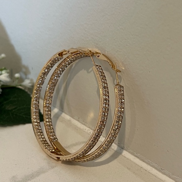 Gold Earrings - Picture 4 of 9